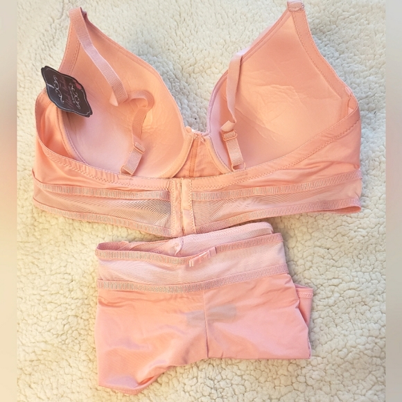 Lovely black fuchsia by secret lace 2pc bra set plus Sz-42C - Picture 2 of 15